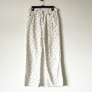 Chic White Floral Patterned Jeans